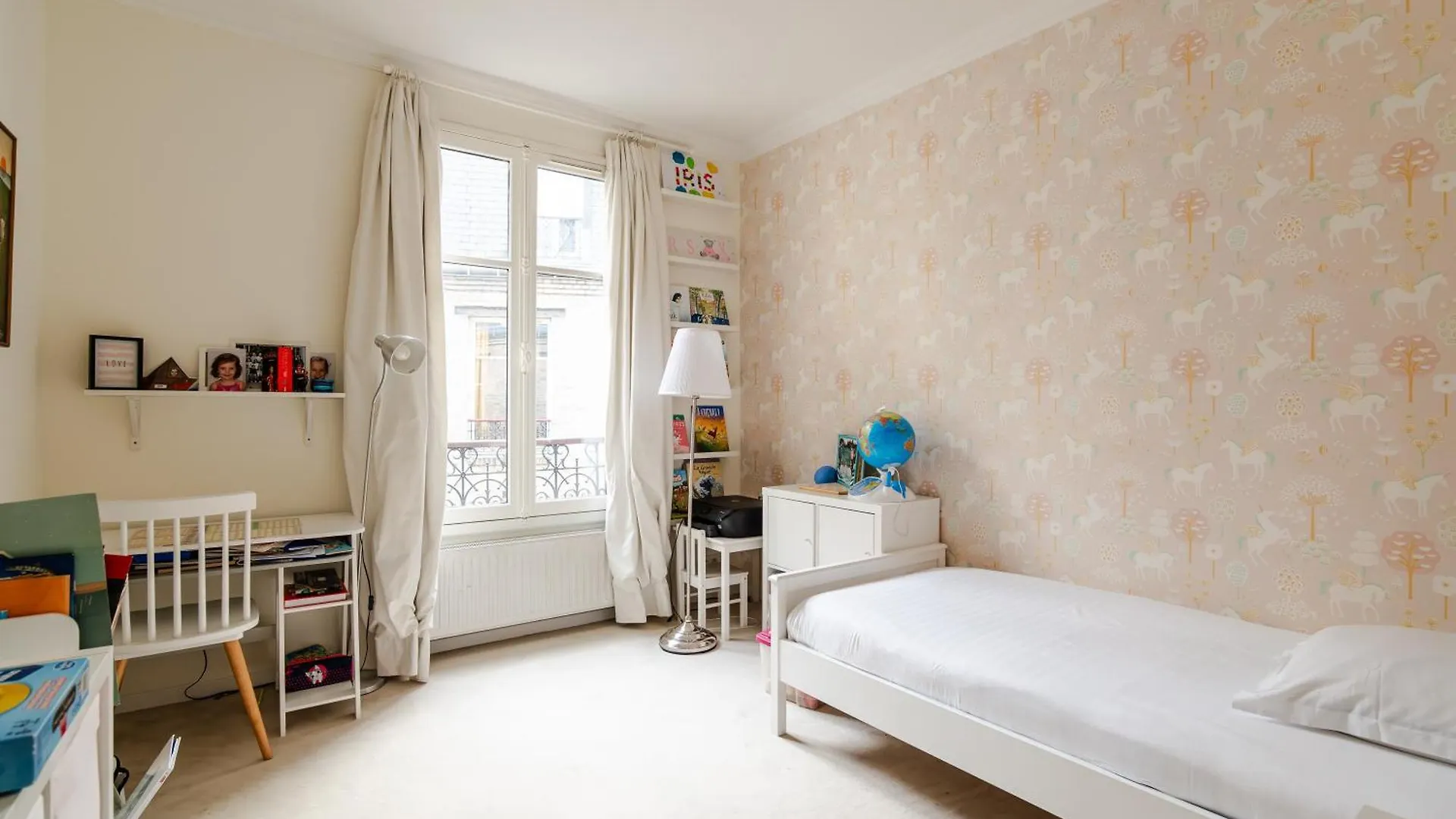 Veeve - Aesthetic Artistry Apartment Paris