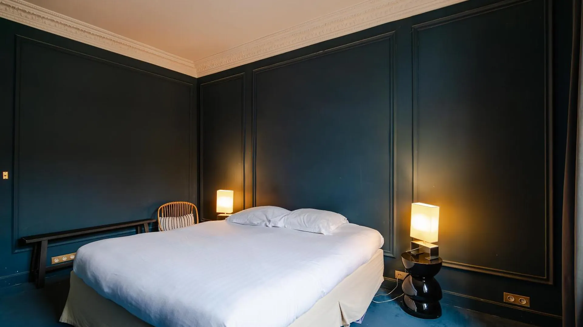 Veeve - Aesthetic Artistry Apartment Paris France