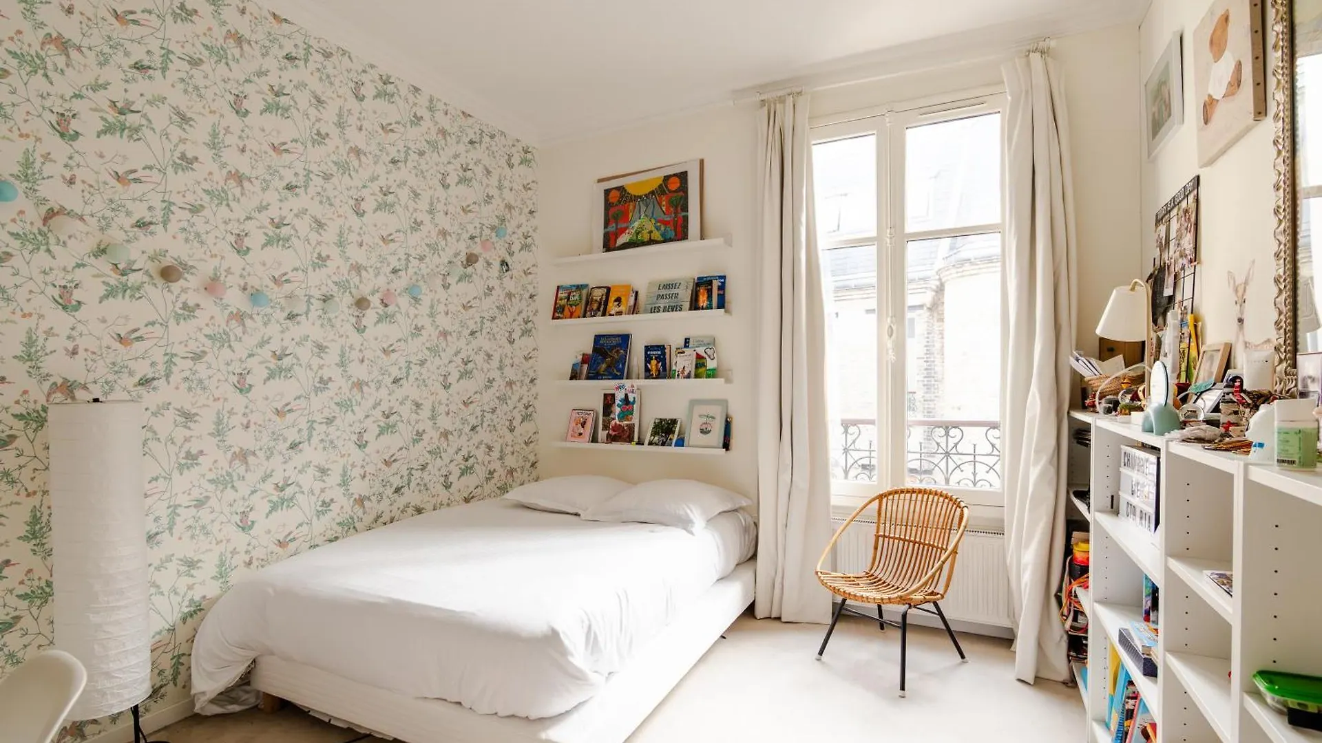 Veeve - Aesthetic Artistry Apartment Paris