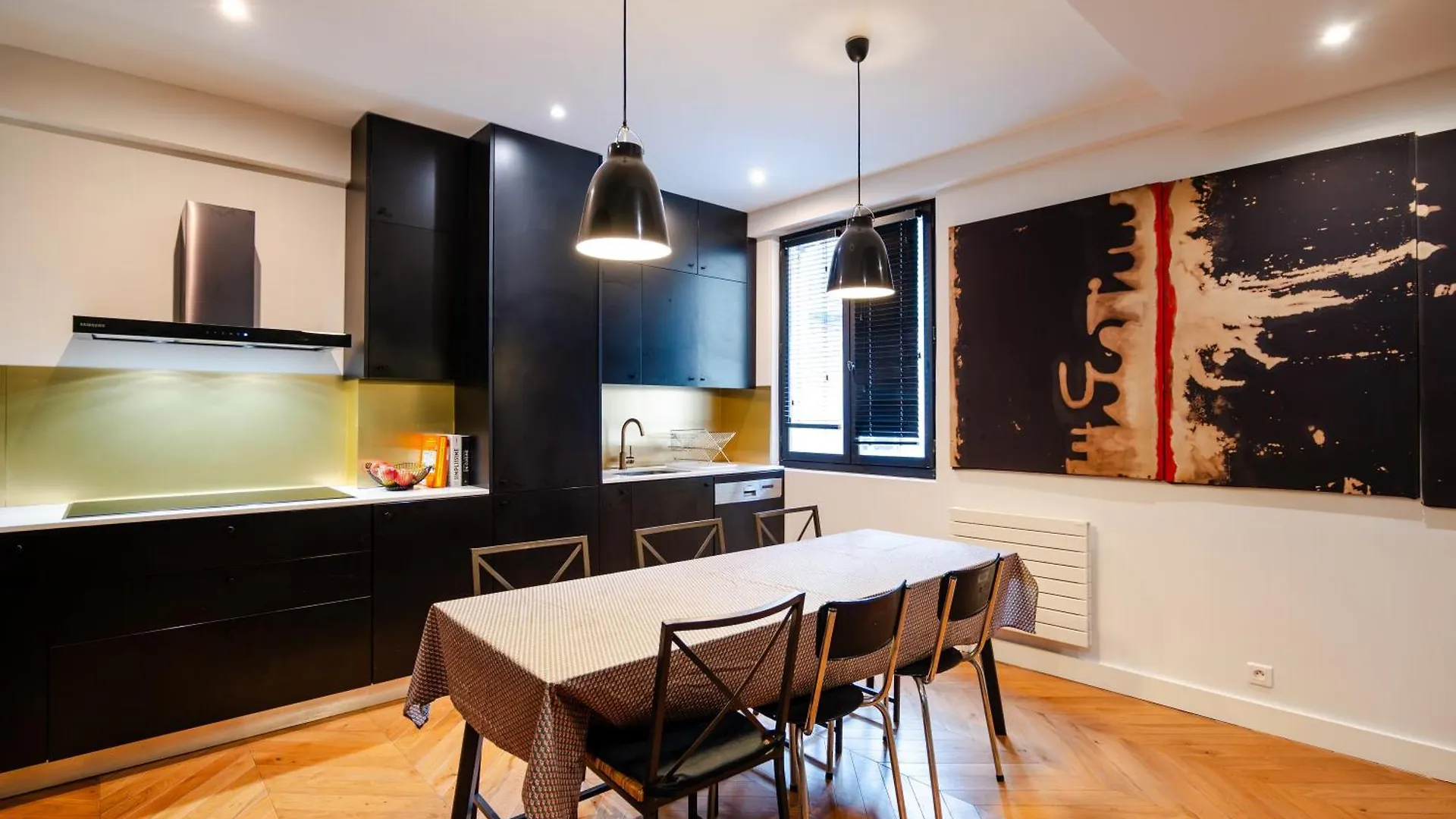 Veeve - Aesthetic Artistry Apartment Paris