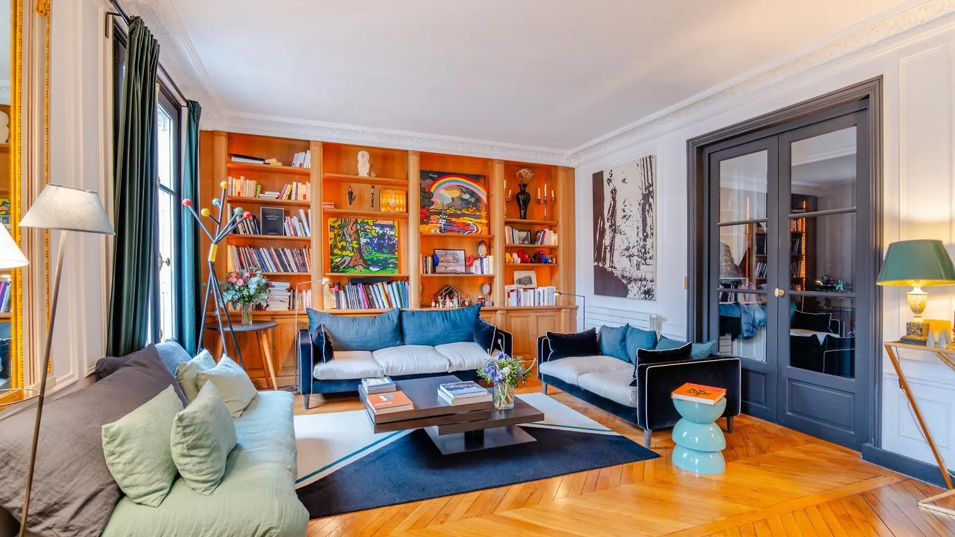 Veeve - Aesthetic Artistry Apartment Paris